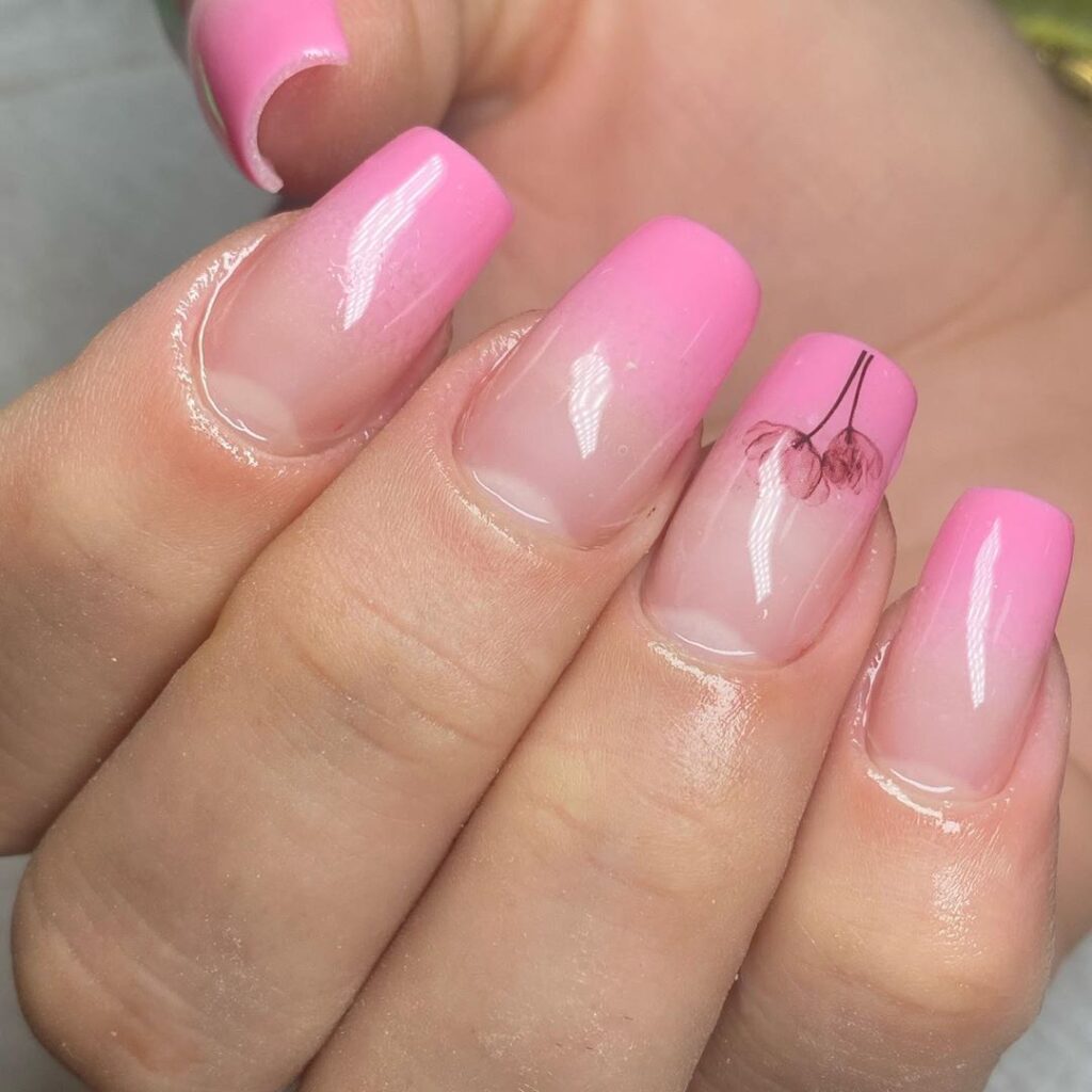 Unha encapsulada com adesivo em técnica de Nail Art