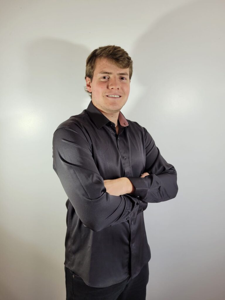 Gabriel Venturini, professor do curso Elite do Office de Excel, Word e PowerPoint